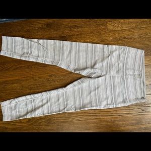 Lululemon full length leggings size 6 grey stripe